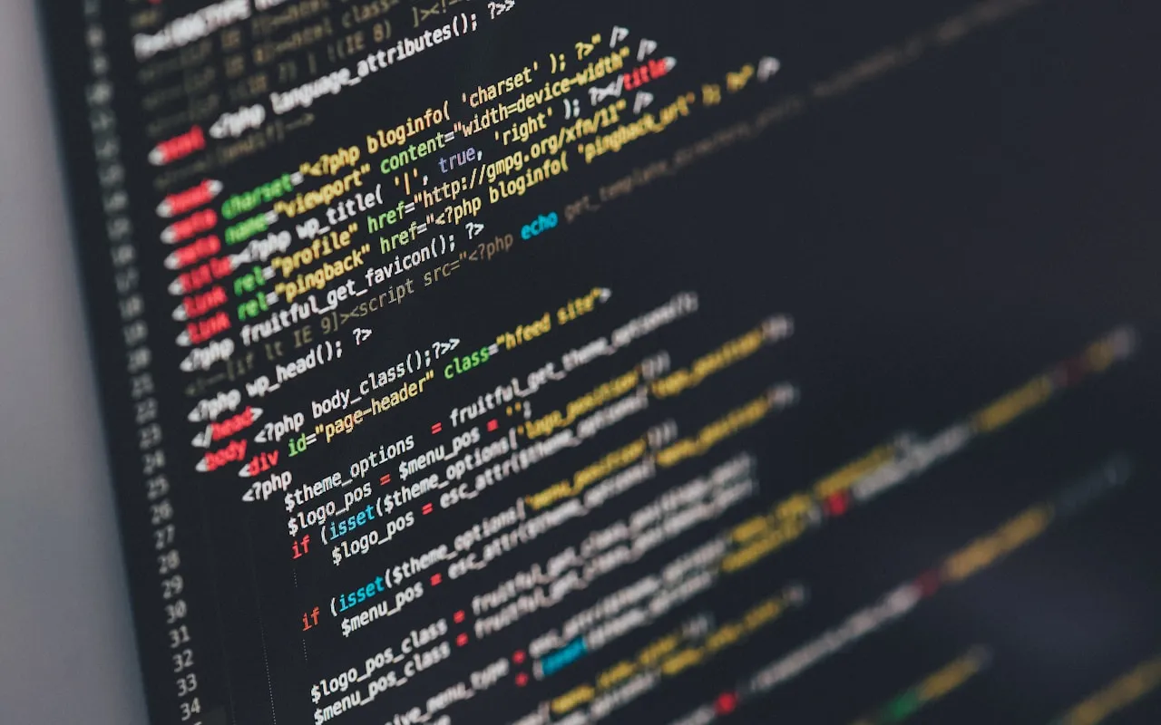 React code editor — example syntax and code structure